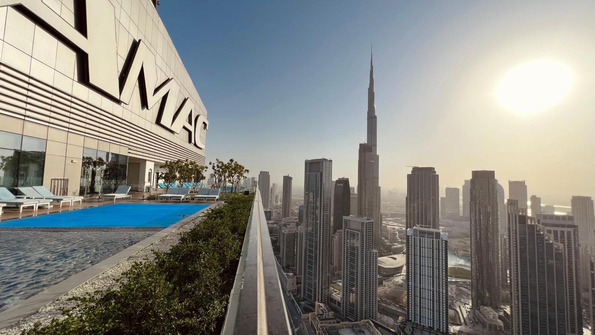 Paramount Tower Hotel And Residences With Infinity Sky Pool Dubai Buitenkant foto